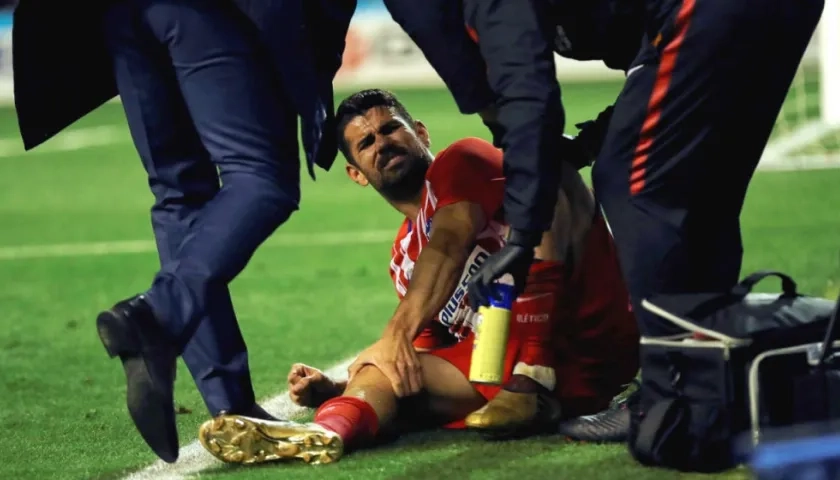 Diego Costa sufrió un duro golpe durante el partido. 