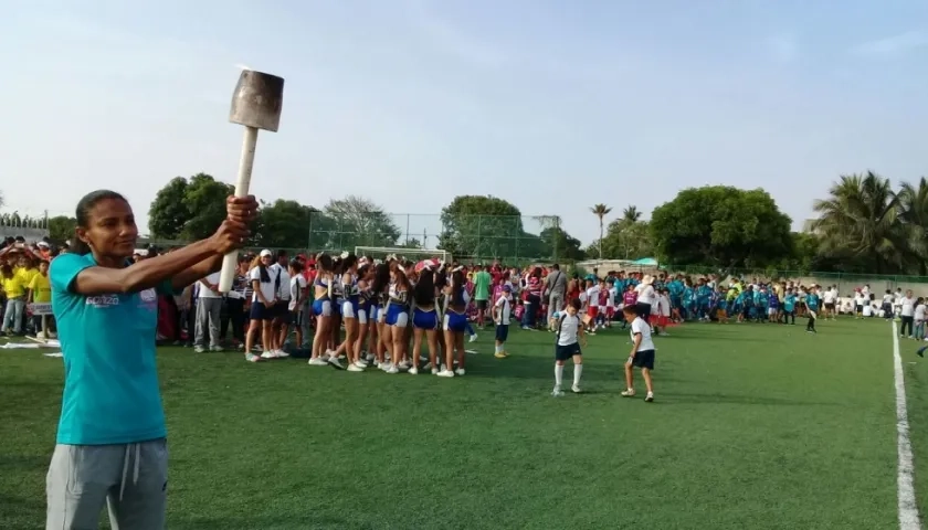 Kelly Peduzine encendió el fuego del campeonato. 