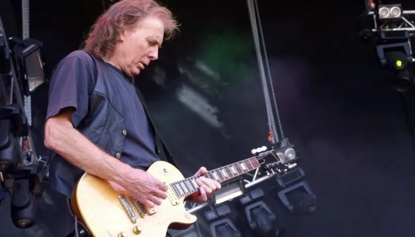 El guitarrista británico Eddie Clarke.