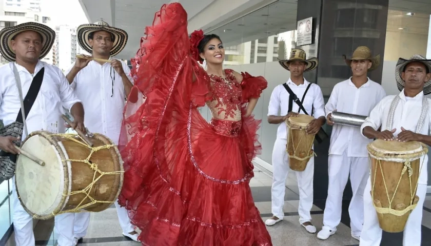 Carolina Adarraga, reina del Carnaval de Palmar de Varela.