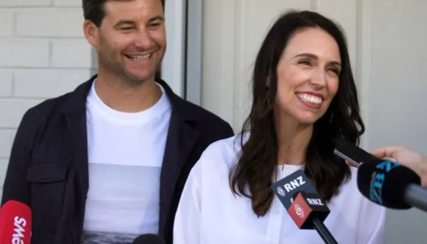 Jacinda Ardern, y su pareja, Clarke Gayford serán padres.