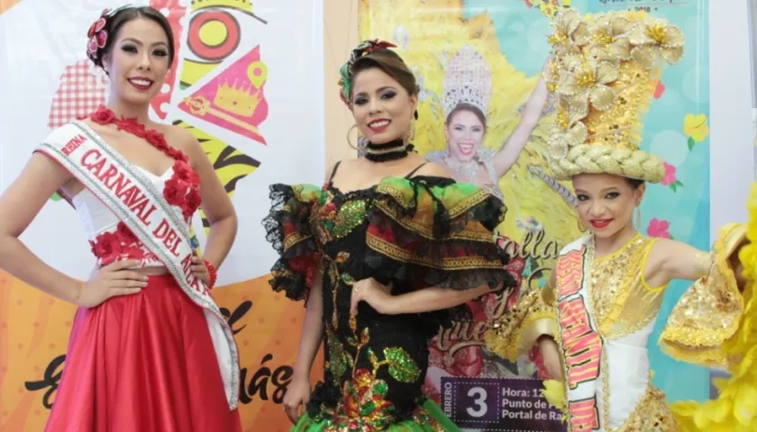 La reina del Atlántico, María Alejandra Borrás y las soberanas de Santo Tomás, María José Barandica Caro y la reina infantil.