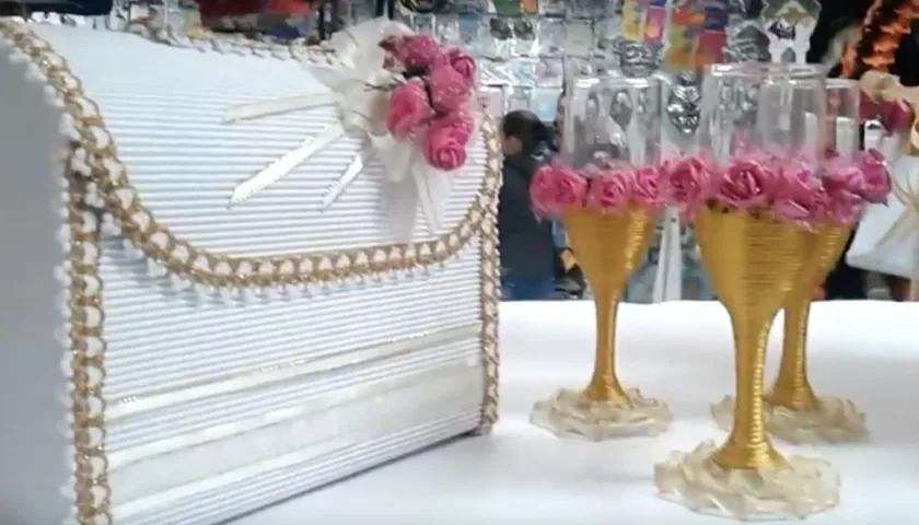 Urnas utilizadas para las "lluvias de sobres".