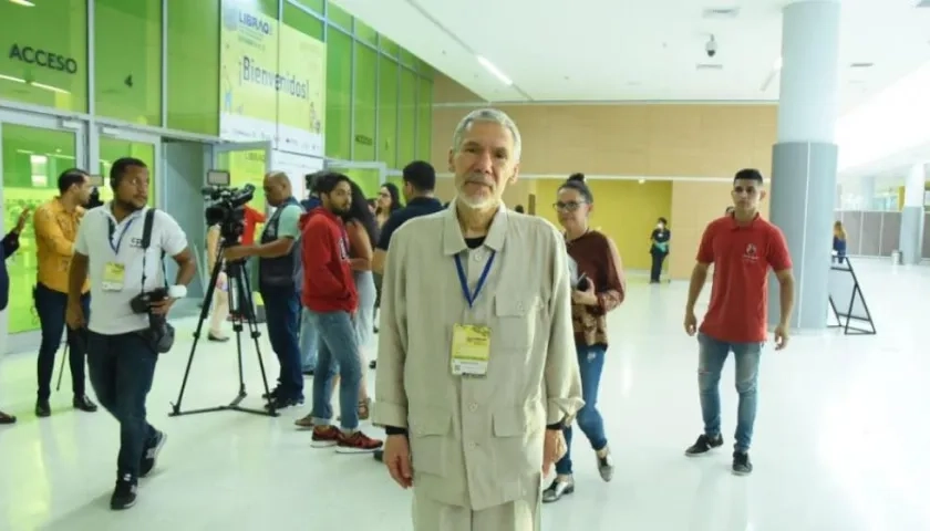 El escritor Roberto Burgos Cantor en su última visita a Barranquilla.