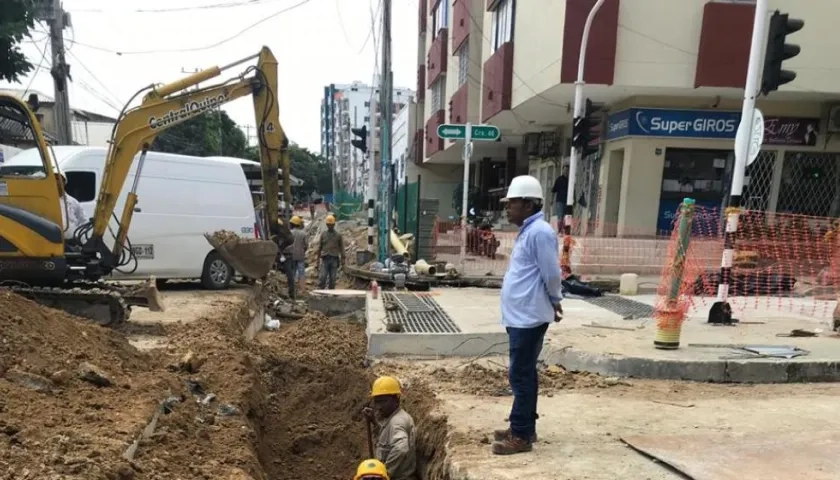 Trabajos de canalización del arroyo de la 65.
