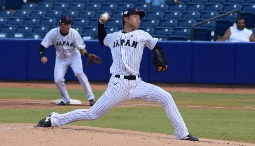 Pitcheo sensacional del abridor Atsuki Taneich.