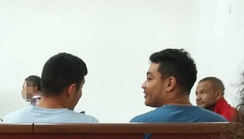 Tres de los imputados hoy en la sala 13 del Centro de Servicio Judicial.