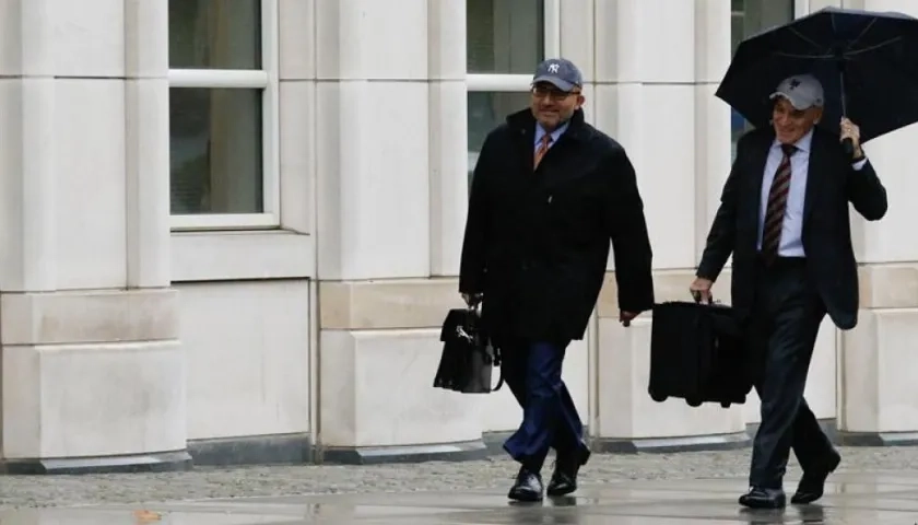 Los abogados Eduardo Balarezo y William Purpura, equipo legal de 'el Chapo'. 