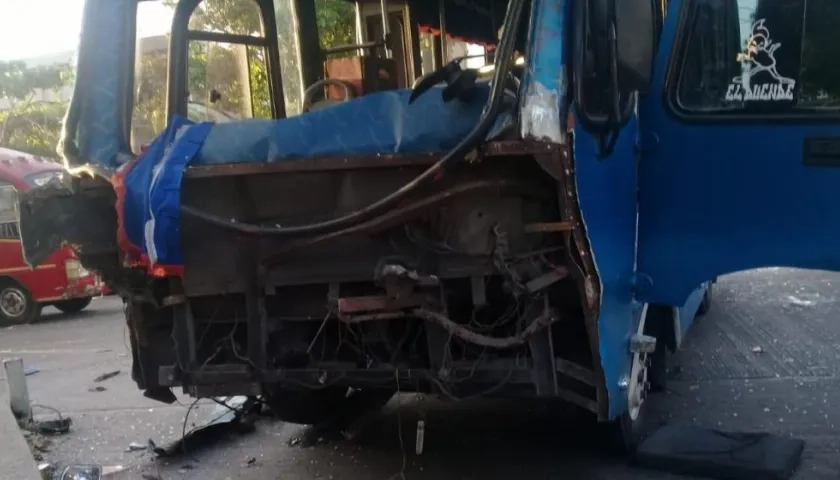 Así quedó uno de los vehículos involucrados.