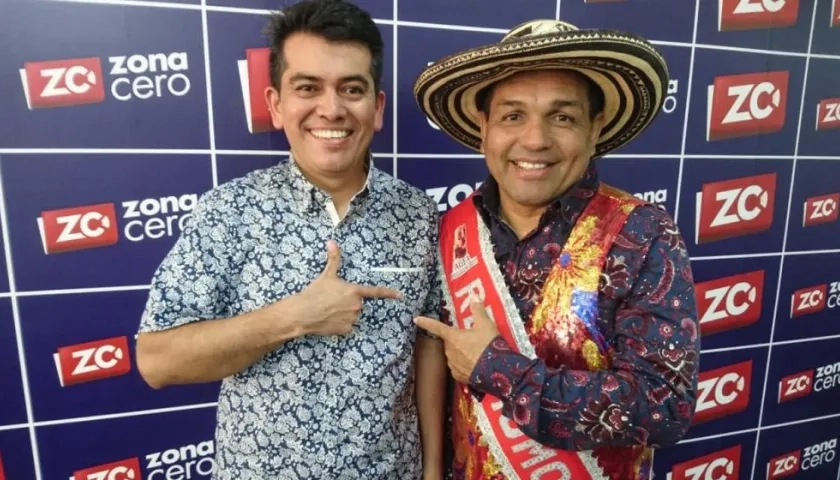 El odontólogo Jorge Porras y Pedro Tapias, Rey Momo de la 44.