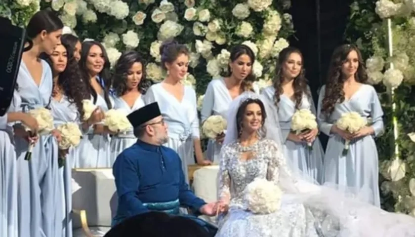 Oksana Voevodina y Mohamed V de Kelantan en su boda.