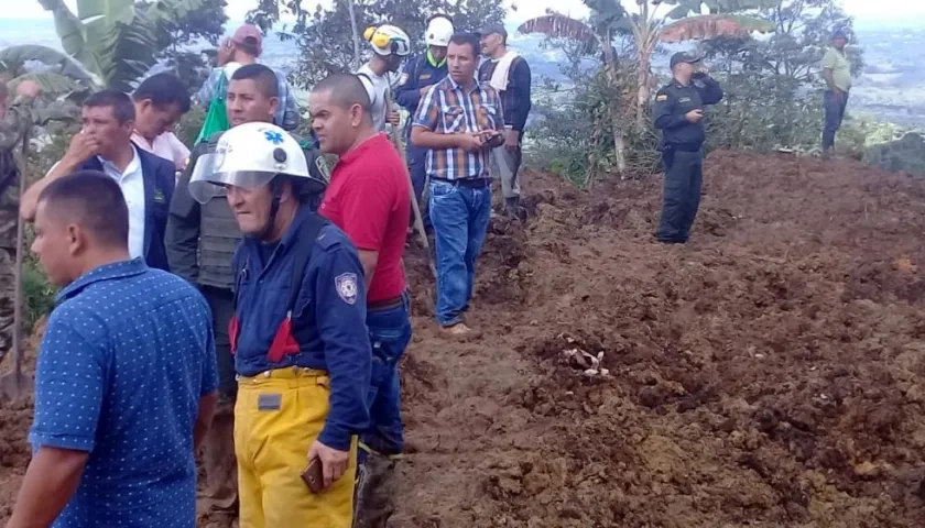 Deslizamiento de tierra que arrasó con escuela rural en Calarcá.