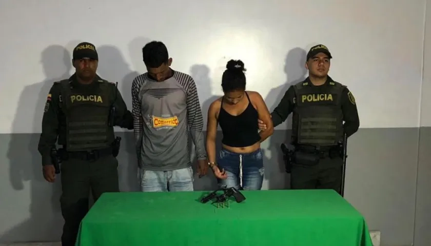 Alexander Escorcia y Milena Polo Martínez, capturados en la puerta del Hospital General.