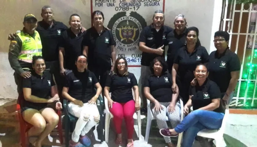 Vecinos de Soluciones Mínimas encargados del frente de seguridad.