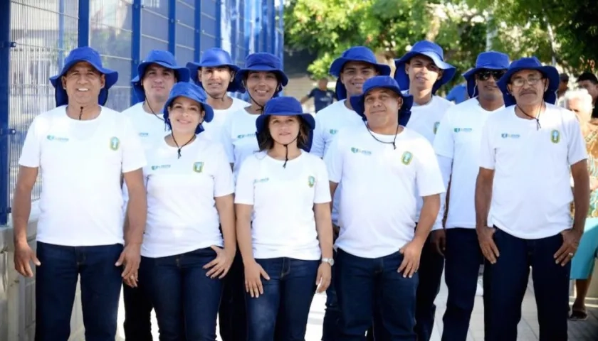 El grupo de guardabosques encargado del cuidado de los escenarios.