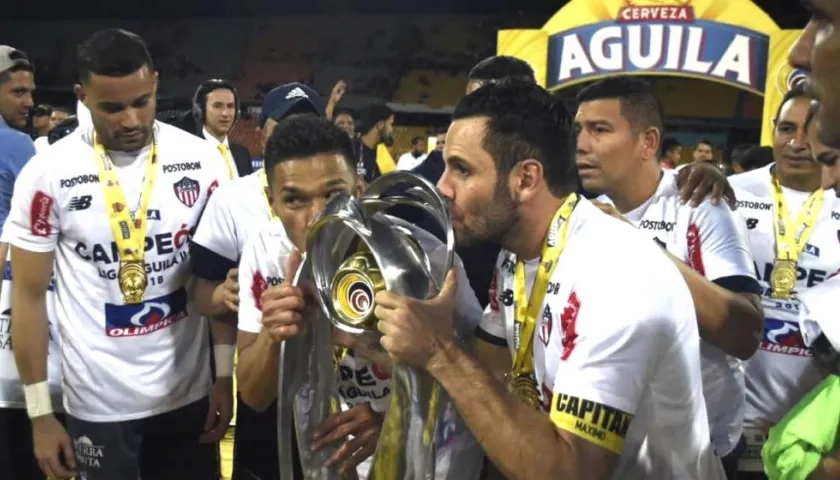 Teófilo Gutiérrez y Sebastián Viera.