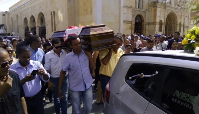 Sepelio del periodista asesinado en Riohacha.