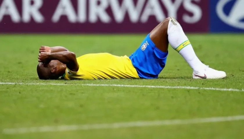 Fernandinho anotó un autogol en el partido ante Bélgica.