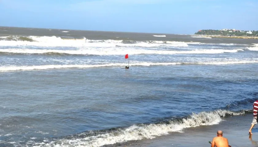 Playas del Atlántico en alerta roja.