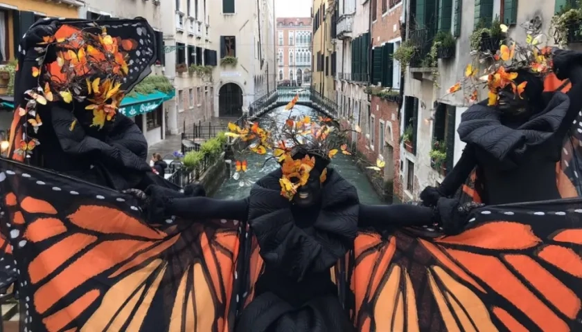 La comparsa ‘Mariposas de Macondo’ en homenaje a Gabriel García Márquez.