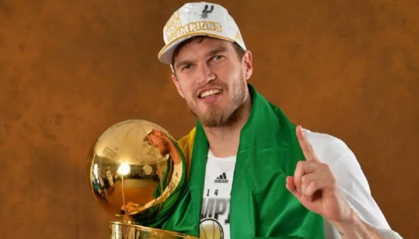 Thiago Splitter.