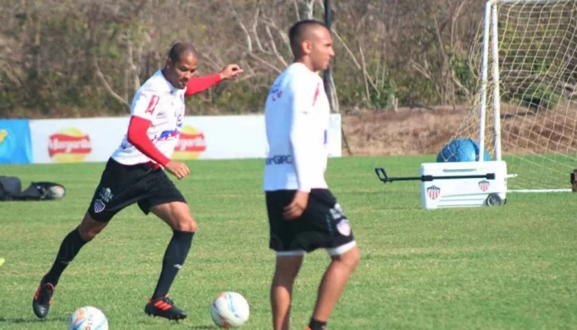 Alberto Rodríguez, defensa peruano del Junior. 