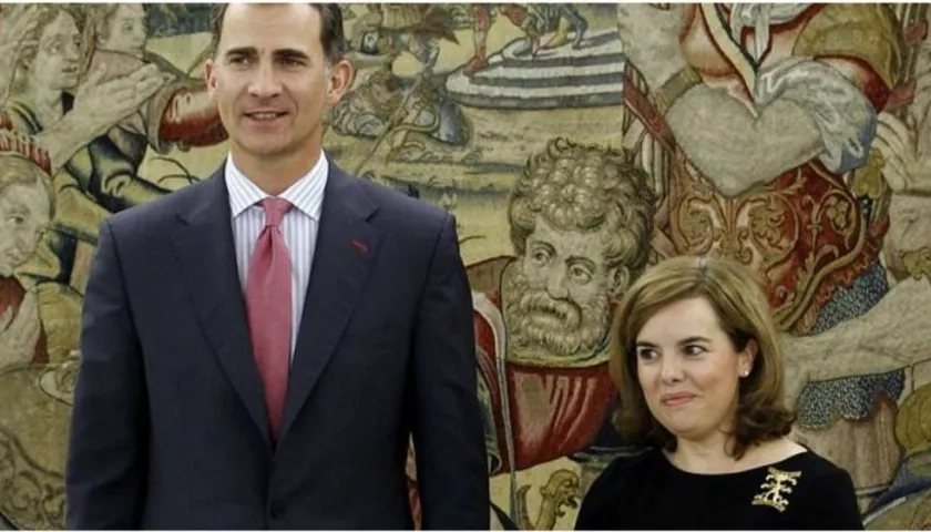 La vicepresidenta del Gobierno español, Soraya Sáenz de Santamaría, acompañará hoy a Felipe VI en la cena de bienvenida y mañana en la inauguración. 