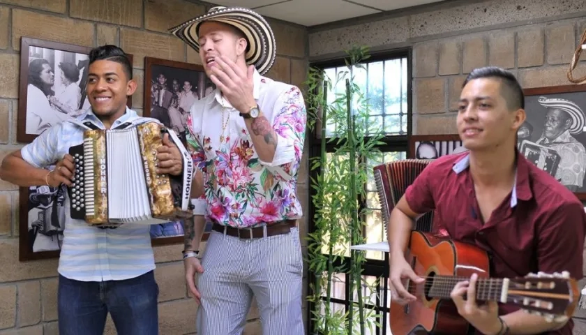 Snorri Eldjárn Hauksson, intérprete islandés de vallenato.