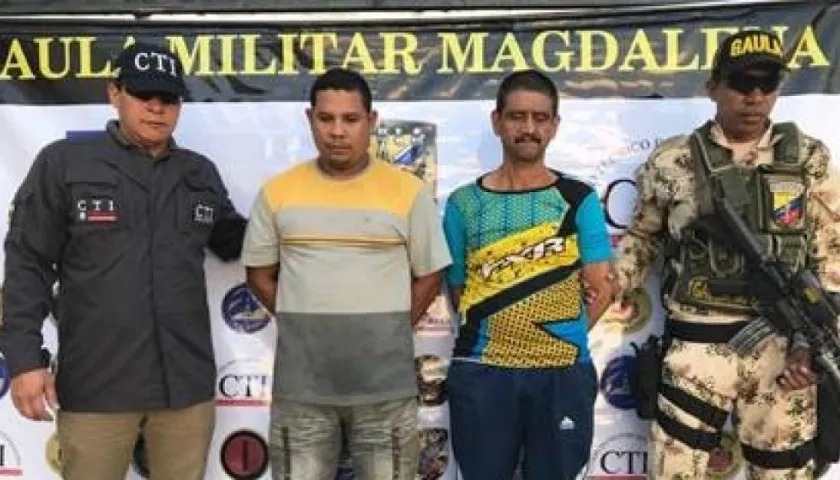 Pedro Nel Meléndez Correa y Alvaro Enrique Quiñonez Suárez, tras ser capturados.