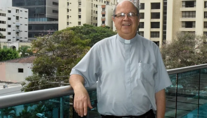 Padre Rector Gabriel Jaime Pérez.