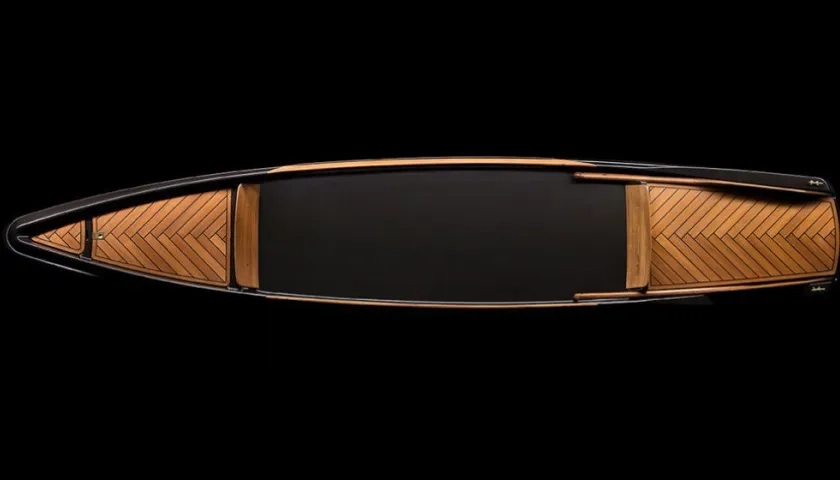 Borroeo & De Silva ha creado una canoa inusual.