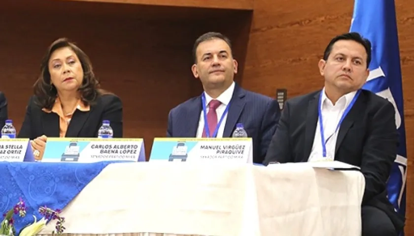 Los tres senadores del Movimiento Mira que asumen este miércoles.