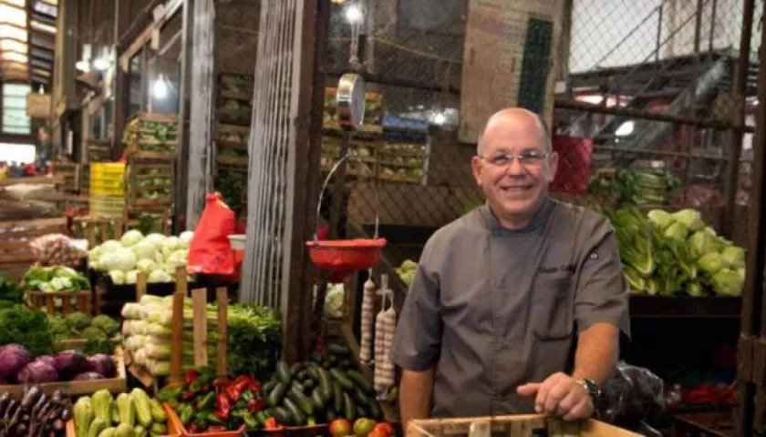 El chef panameño Charlie Collins protagoniza el documental.
