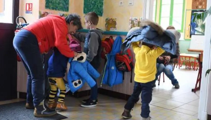 Actualmente, la escolaridad en Francia es obligatoria desde los 6 años.