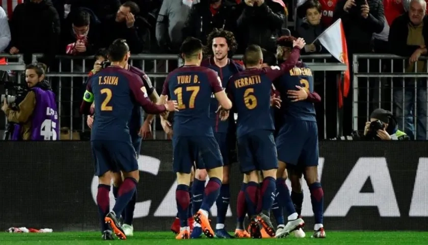 Una de las tres celebraciones de este sábado del PSG ante Mónaco.