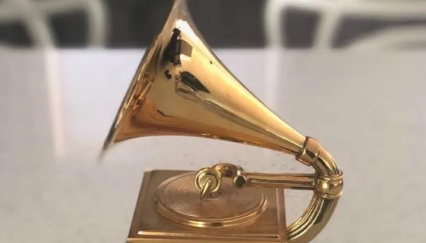 Estatuilla del Grammy de Sergio George.