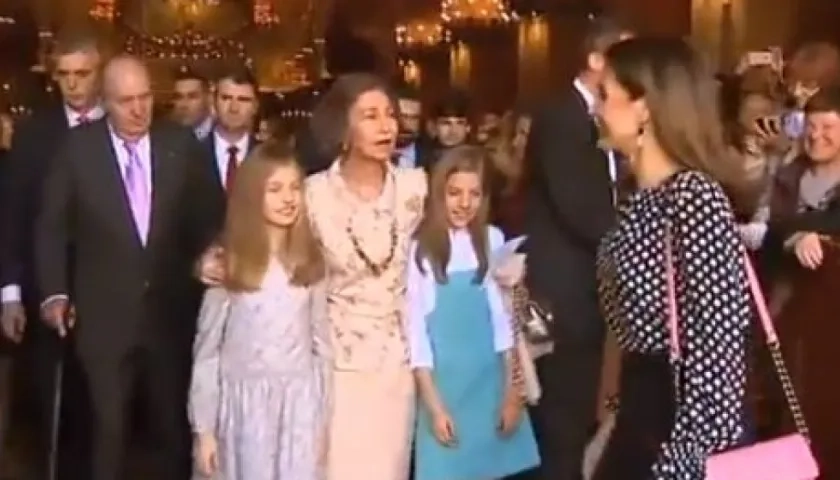 Momento de la tensión en la familia real española.