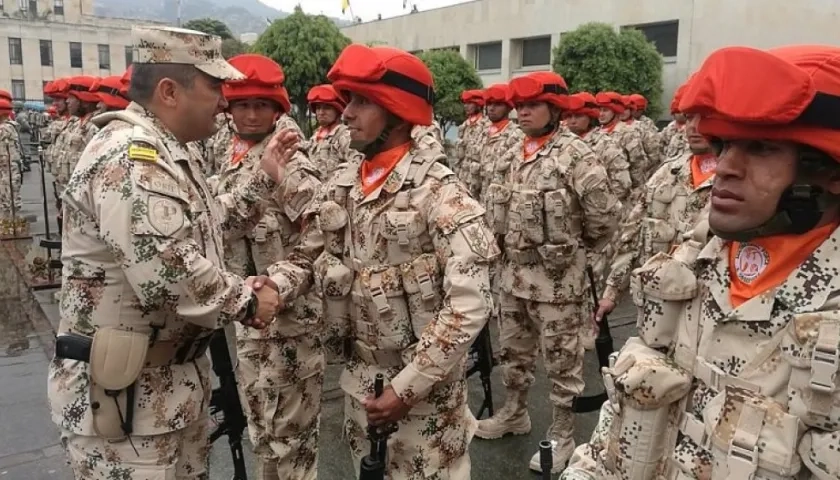La despedida de las tropas se llevó a cabo en campo de paradas del Batallón de Infantería n. 37 Guardia Presidencial, en el centro de la ciudad de Bogotá.