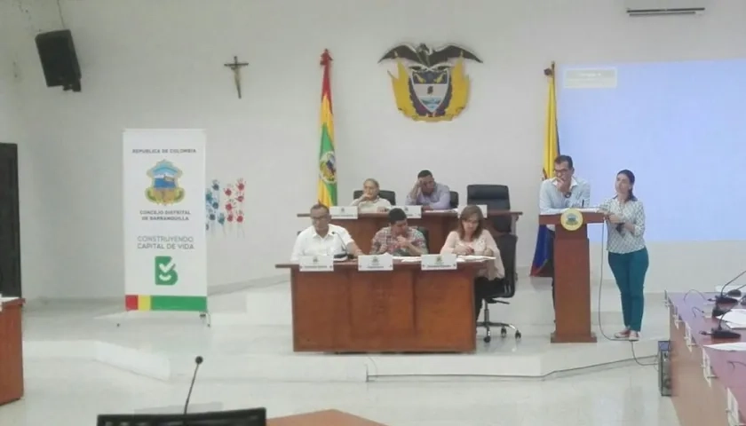 El Asesor Jurídico del Distrito Jorge Padilla, sustentando el proyecto en el Concejo.