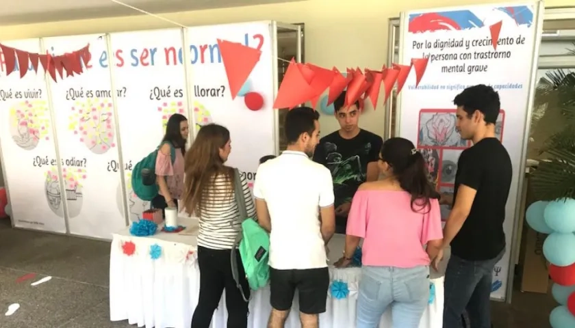 Stand en Uninorte para recoger las donaciones.