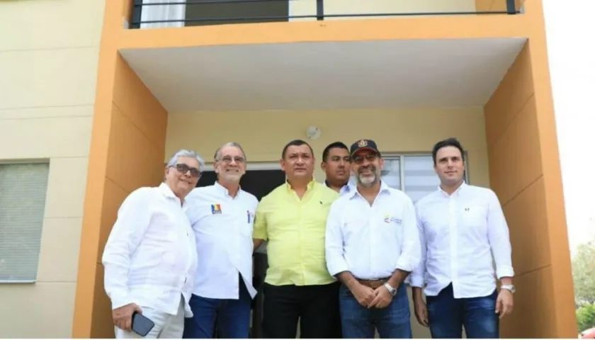 El ministro de Vivienda, Camilo Sánchez; el gobernador Eduardo Verano, en el lanzamiento del proyecto Santa Sofía.
