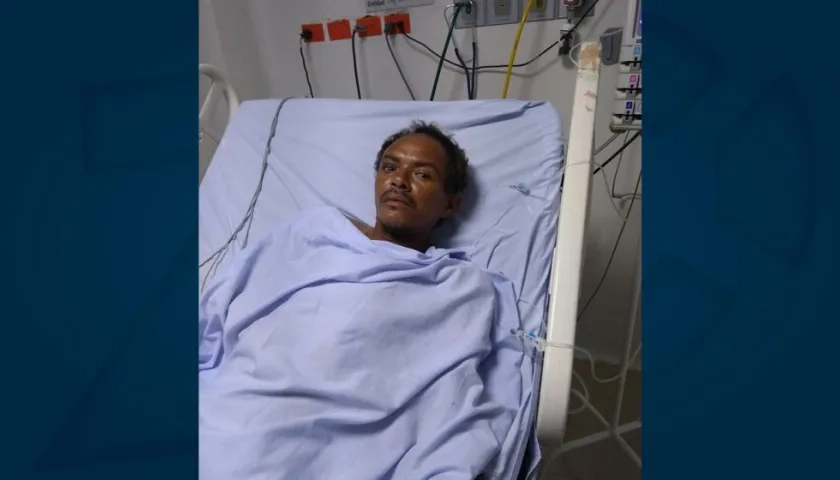 El paciente se encuentra internado en la unidad de cuidados intensivos.