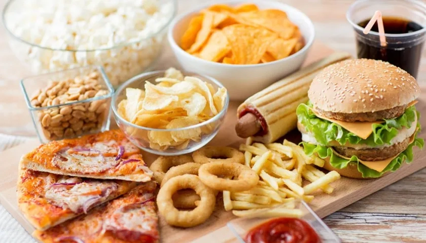  Las grasas trans son un tipo de grasa que se forma cuando el aceite líquido se transforma en una grasa sólida.