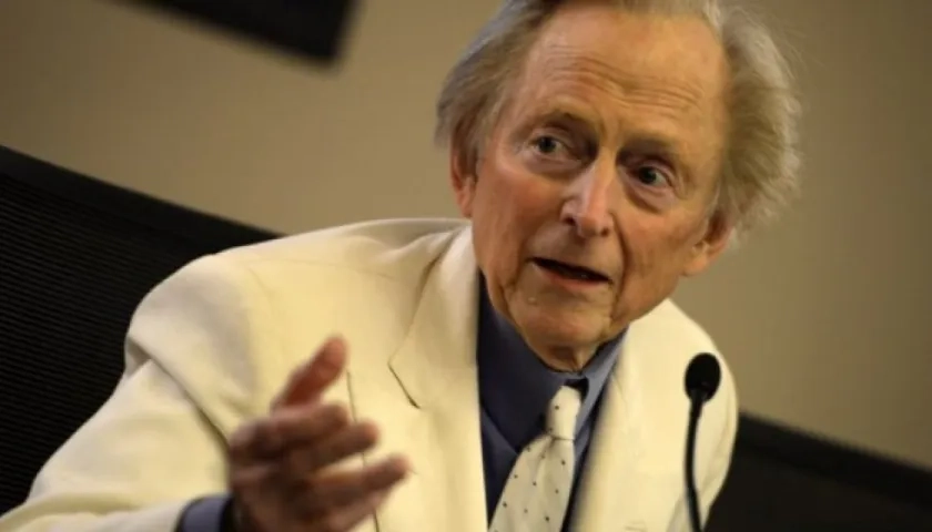 El escritor estadounidense Tom Wolfe.
