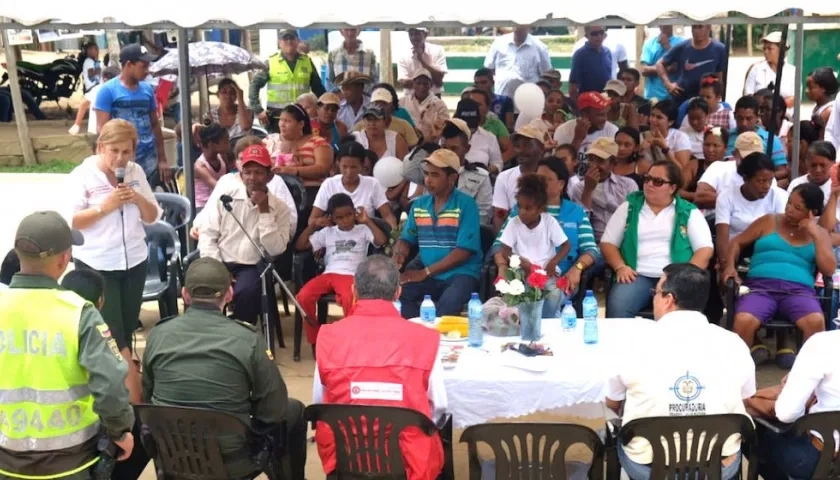 La Directora de la Unidad para las Víctimas, Yolanda Pinto, presidiendo el acto.
