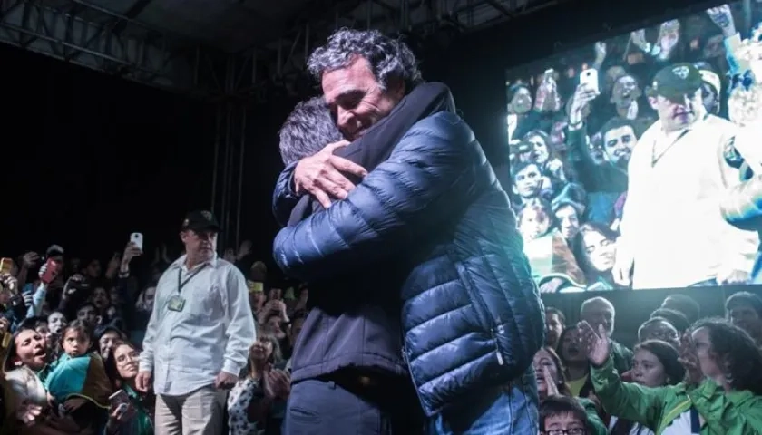 Sergio Fajardo con Claudia López, quien fue su fórmula vicepresidencial.