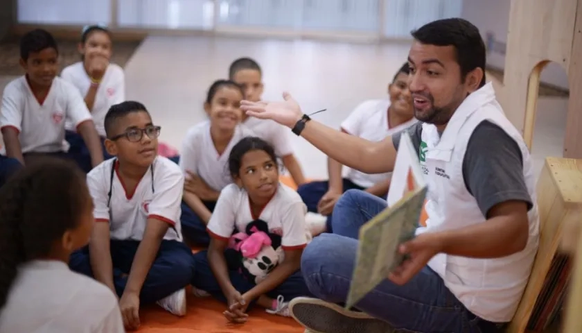 Niños en talleres de lectura del festival Épico.