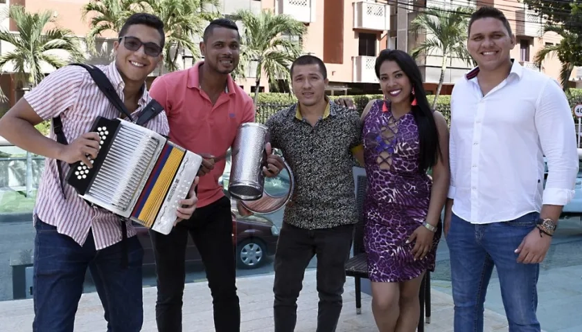 Integrantes de la agrupación Vallenato Caribe.