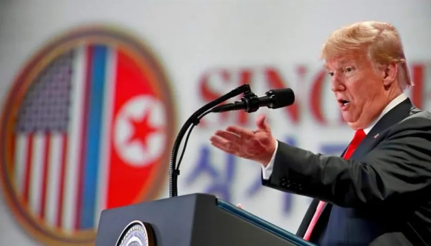 Donald Trump en rueda de prensa tras el encuentro con Kim Jong-un.