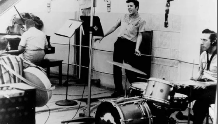 El legendario batería D.J. Fontana y Elvis Presley.